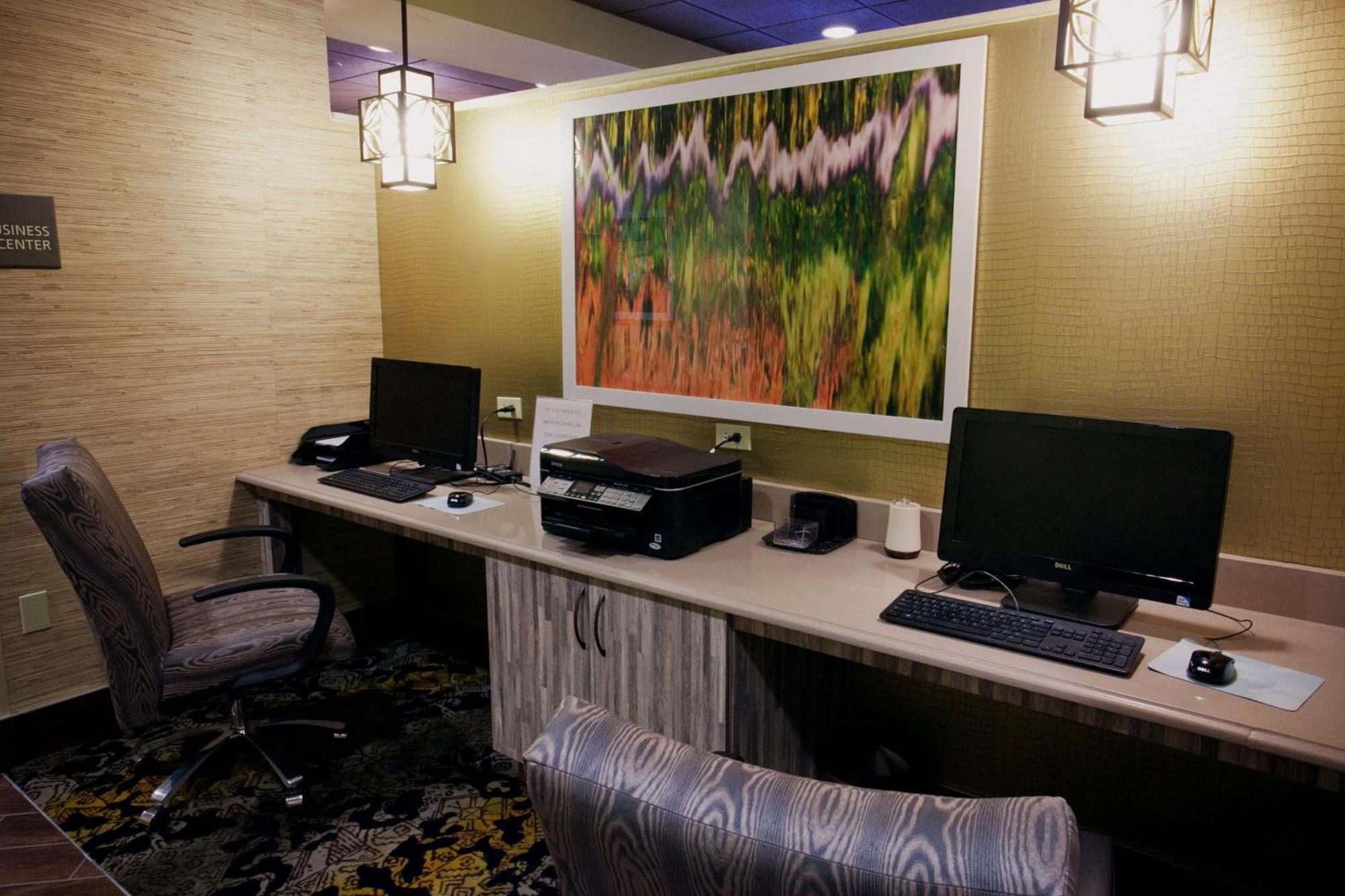 Hampton Inn Каролтън Екстериор снимка
