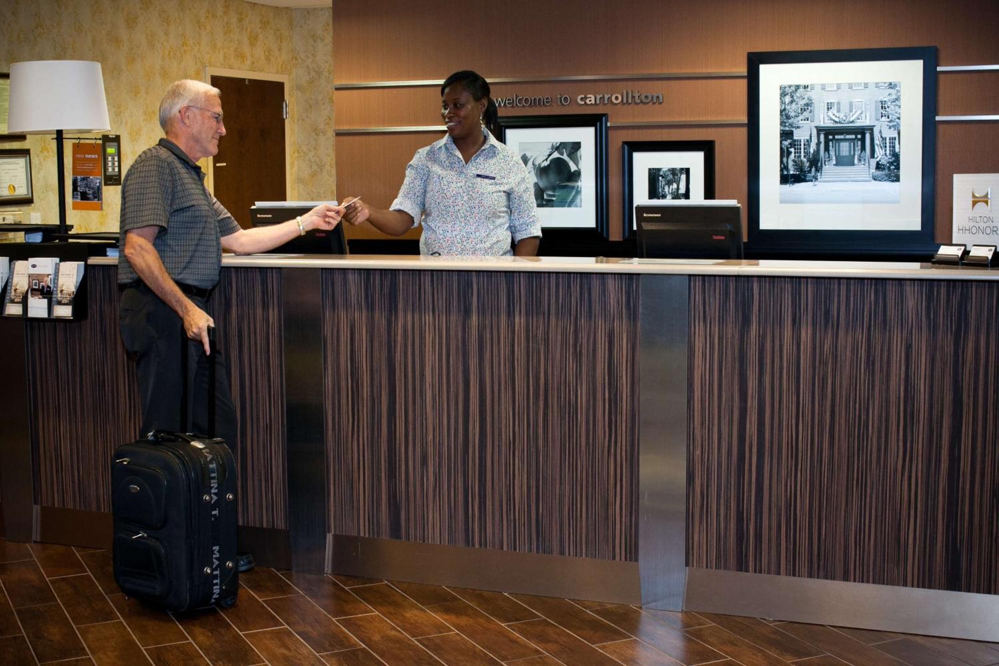 Hampton Inn Каролтън Екстериор снимка