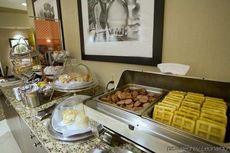 Hampton Inn Каролтън Ресторант снимка