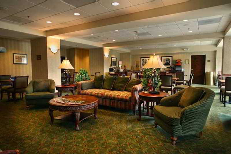 Hampton Inn Каролтън Интериор снимка